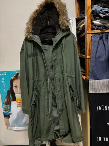 퍼 달린 밀리터리 자켓 M 사이즈 올리브 그린