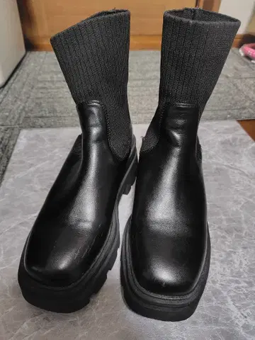 블랙 가죽 사이드 고어 부츠 통굽 S 사이즈