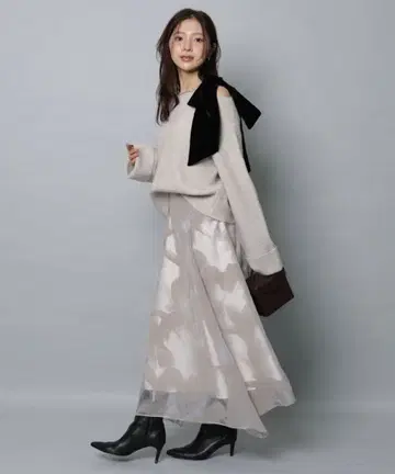 Apuweiser-riche 리본 테이프 플로키 스커트