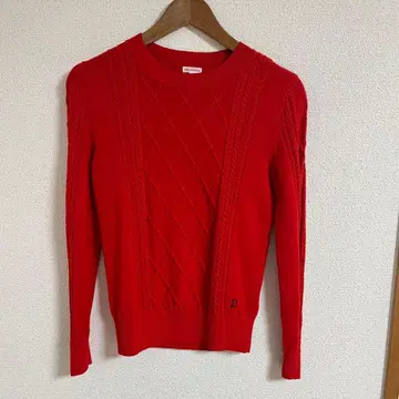 드레스트리아 빨간색 케이블 니트 긴팔 스웨터