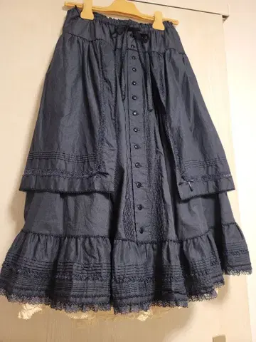 PINK HOUSE 로고 자수 들어간 에이프런풍 론 스커트