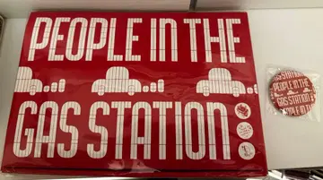 PEOPLE1 people in the gasstation