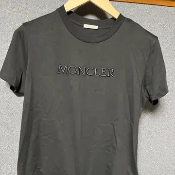 MONCLER 블랙 반팔 T셔츠