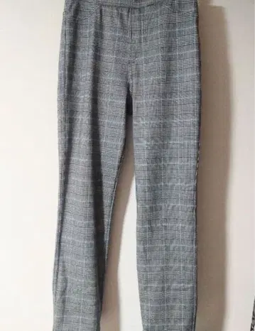 그레이 계열 체크 슬랙스