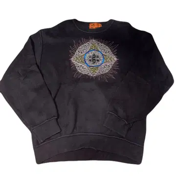 Mr. Juko 자수 디자인 블랙 맨투맨