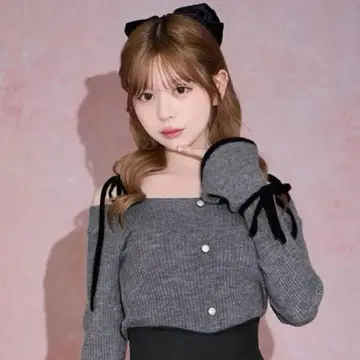 미셸 마카롱 리본 플레어 슬리브 상의