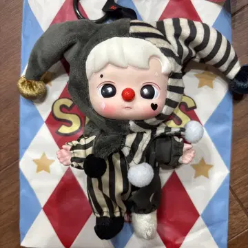 POPMART WHY SO SERIOUS 실버 미스트 클라운