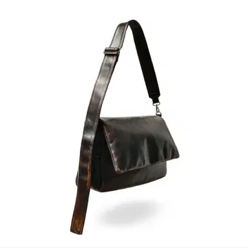 CLESSTE 빈티지 레더 홀리데이 백