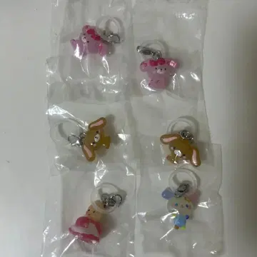 산리오 윳토메지루시 액세서리 우사하나 쿠로 우사 마론 크림