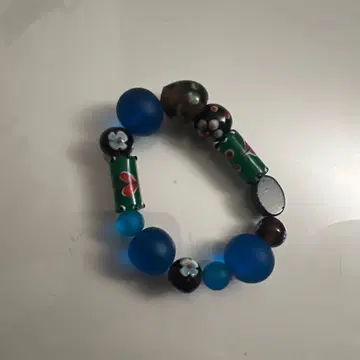 파란색과 그린 컬러 꽃무늬 팔찌