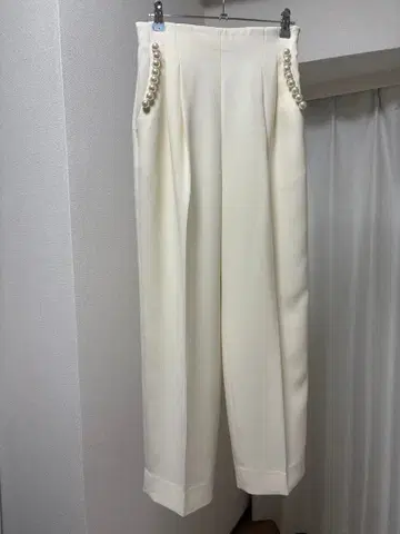 셀포드 아이보리 와이드 팬츠 펄 장식 포함