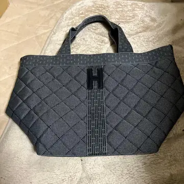 H 로고 퀼팅 토트백