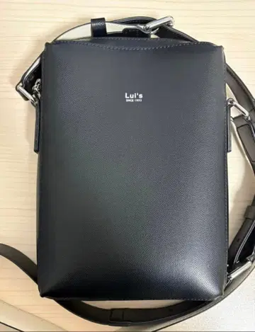 Lui's 스플릿 레더 파우치 숄더백 가죽 블랙