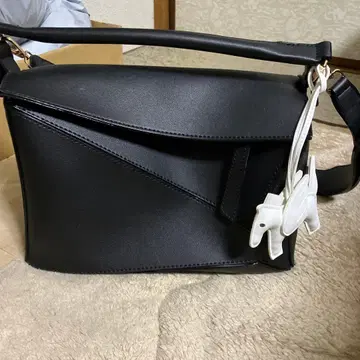 블랙 숄더백 합성 피혁