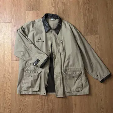 MONTECRISTO 베이지 자켓