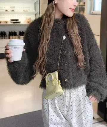 부드러운 성숙/러블리 볼륨 소매 크롭 샤기 가디건 mily bilet