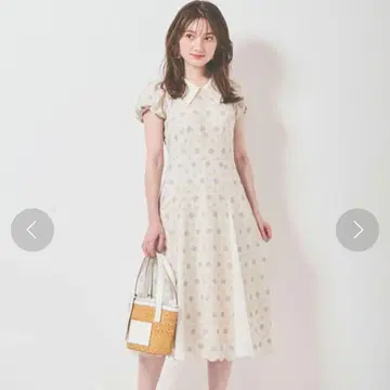 꽃무늬 자수 카라 부착 원피스