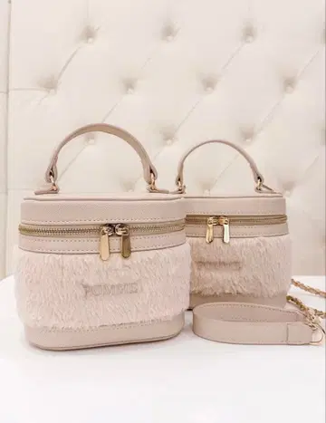 POMME 자수 퍼 베니티 백