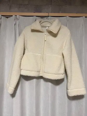 크림색 보아 자켓 S 사이즈