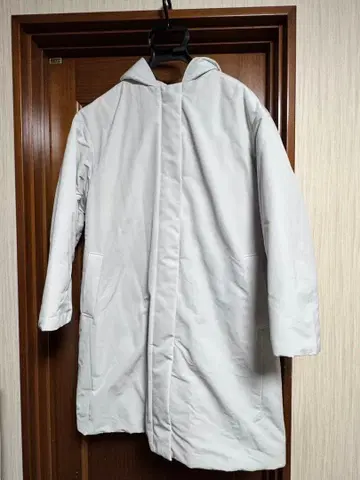 UNIQLO 하이브리드 다운 코쿤 코트