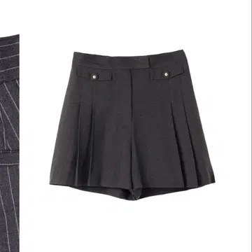 herlipto Double Tuck Front Shorts S