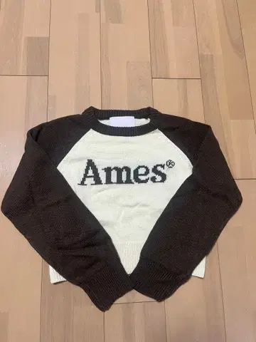 Ames 베이직 래글런 풀오버 니트 S 사이즈 크롭 기장
