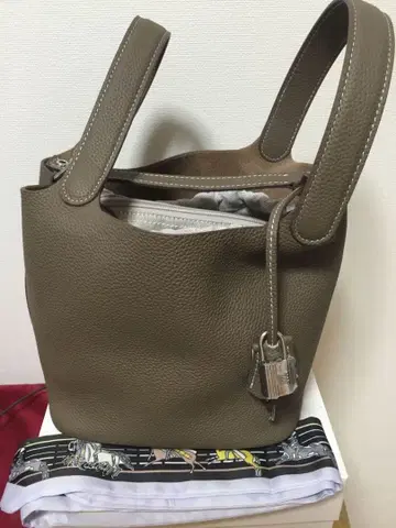 큐브백 가죽 사용