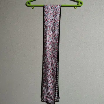 리버서블 꽃무늬 체크 스카프