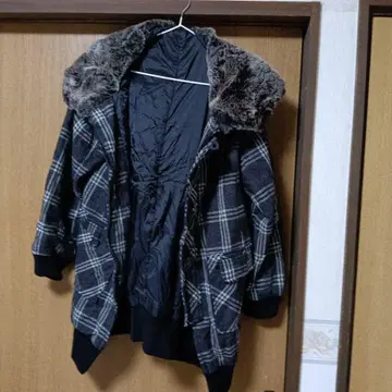 체크 무늬 퍼 다운 자켓