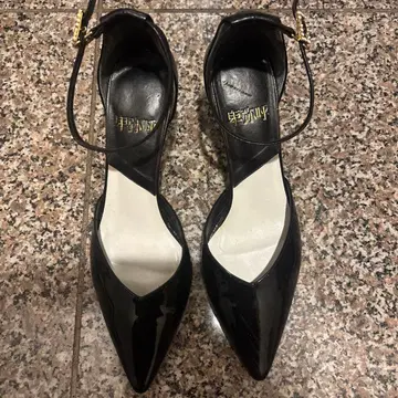 [새상품급] 히미코 에나멜 블랙 스틸레토 하이힐