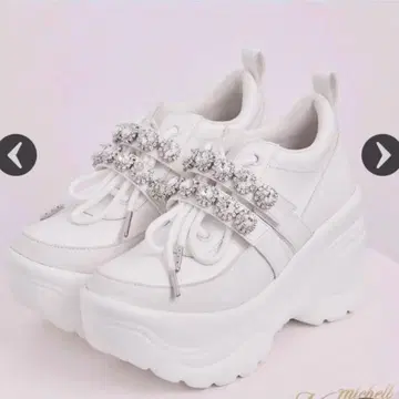 비쥬 벨트 스니커즈 볼륨감 슬림 레그 스니커즈 화이트 흰색 통굽 신발