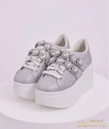 비쥬 벨트 스니커즈 볼륨감 슬림 레그 스니커즈 실버 통굽 신발