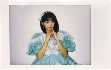 이타쿠라 카나 대특촬 촬영 폴라로이드