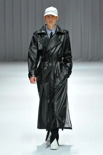 DRESSEDUNDRESSED / 사이드 지퍼 / 인조 가죽 코트