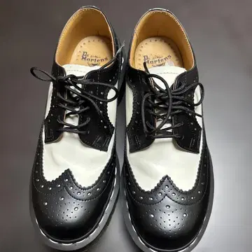 Dr. Martens 옥스퍼드 슈즈 블랙 화이트