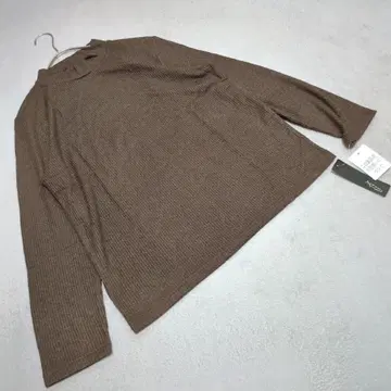 택 포함 새상품 [ prezzo ] ( M~L ) 리브 니트 모크넥 상의