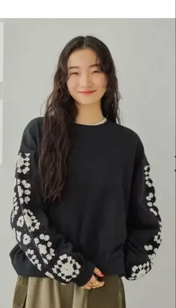 새상품 niko and - 크로셰 콤비 풀오버 블랙 L