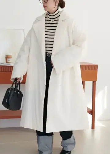 택 포함 새상품 [ Discoat ] 충전솜 패디드 코트 아이보리