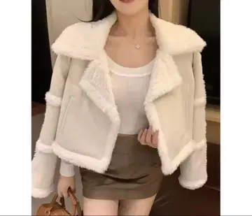 숏 기장 무스탕 자켓 M 사이즈