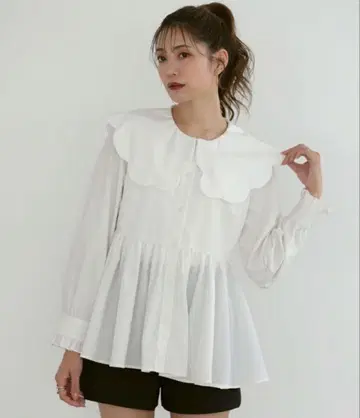 [meraki 메라키] 스캘럽 옷깃 프릴 블라우스