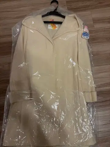 투모로우랜드 코트