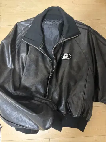 [ SLOPPY ] S 로고 인조 가죽 블루종