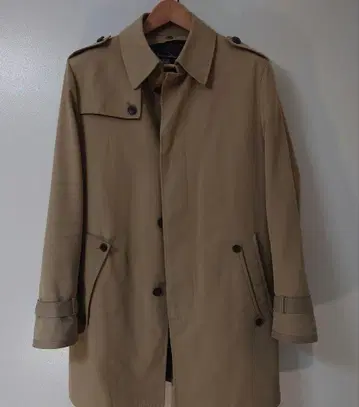 베이지 트렌치코트