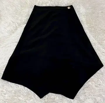 새상품급 비대칭 블랙 타이트 스커트 M 사이즈