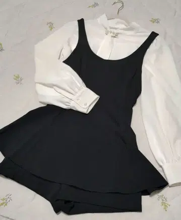 블랙 미니 원피스 긴팔 레이스업