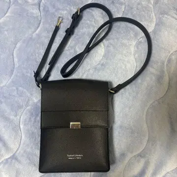 Typical Lifestyle 숄더백 블랙