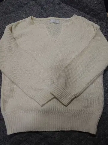 IENA SLOBE 아이보리 V넥 니트 스웨터