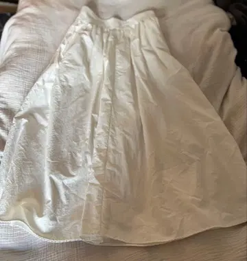 언클레이브 스커트 롱 화이트