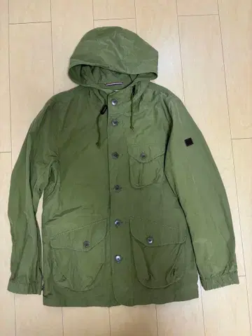 AIGLE 후드 부착 밀리터리 자켓 M 사이즈