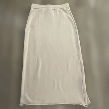 KALNA 베이지 맨투맨 스커트